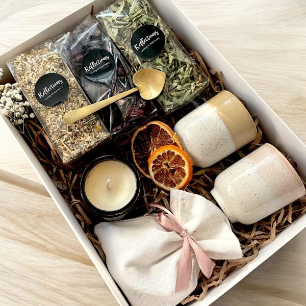 הדר יולי Reflections