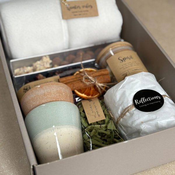 הדר יולי Reflections